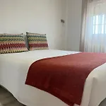 Zulla Nazare's Surf Village ゲストハウス *