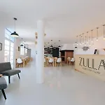 ゲストハウス Zulla Nazare's Surf Village