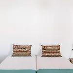 Zulla Nazare's Surf Village ゲストハウス