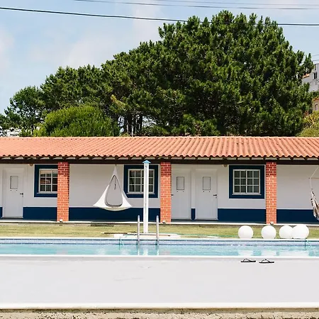 Penzion Zulla Nazare's Surf Village *