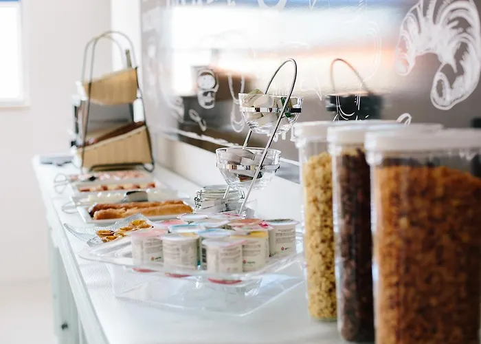 Zulla Nazare's Surf Village * Nazaré