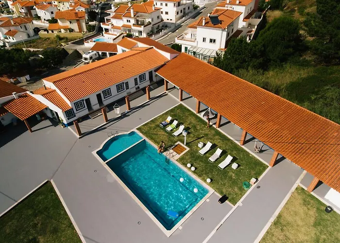 Zulla Nazare's Surf Village * Nazaré