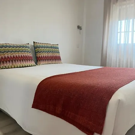 Zulla Nazare's Surf Village Casa de hóspedes *