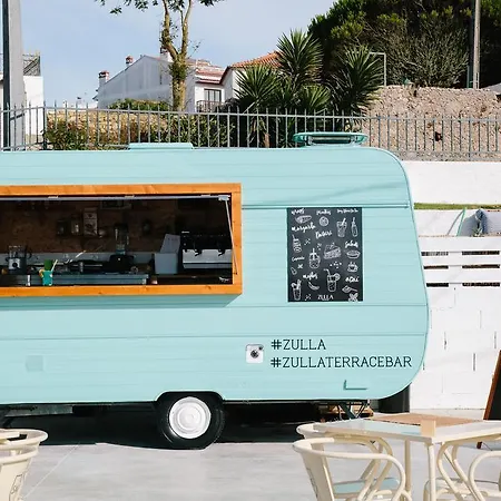 ゲストハウス Zulla Nazare's Surf Village