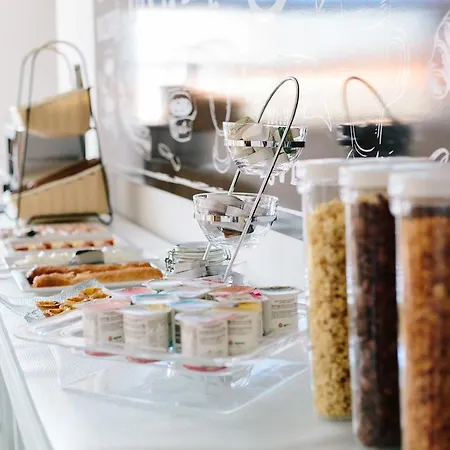 Zulla Nazaré`s Surf Village * Nazaré