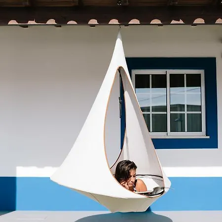 Zulla Nazare's Surf Village Guest house *