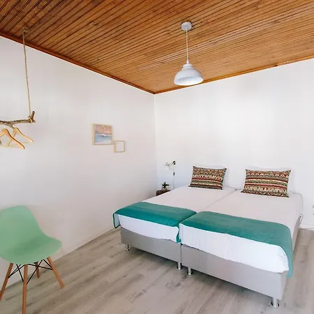 Zulla Nazare's Surf Village Guest house Nazare