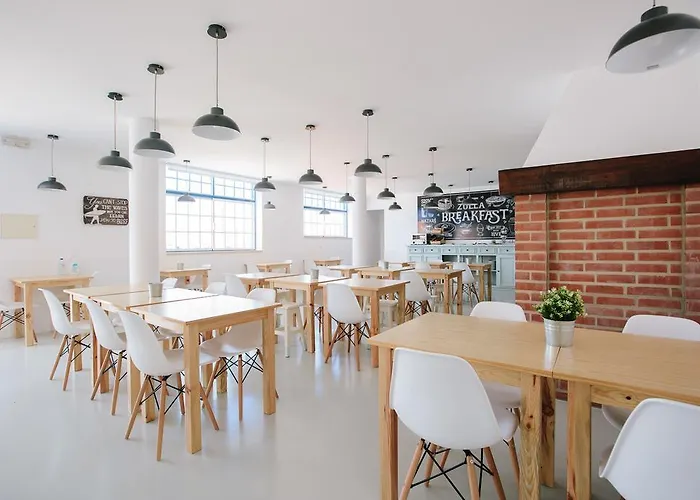 Zulla Nazare's Surf Village * نازاريه