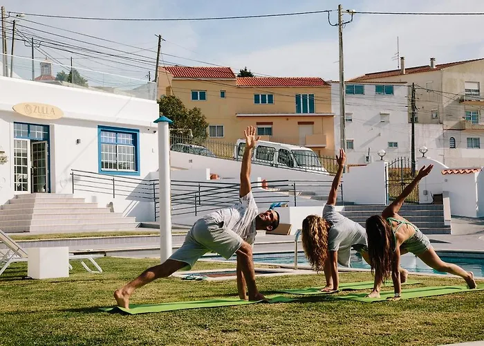 בית הארחה Zulla Nazare's Surf Village