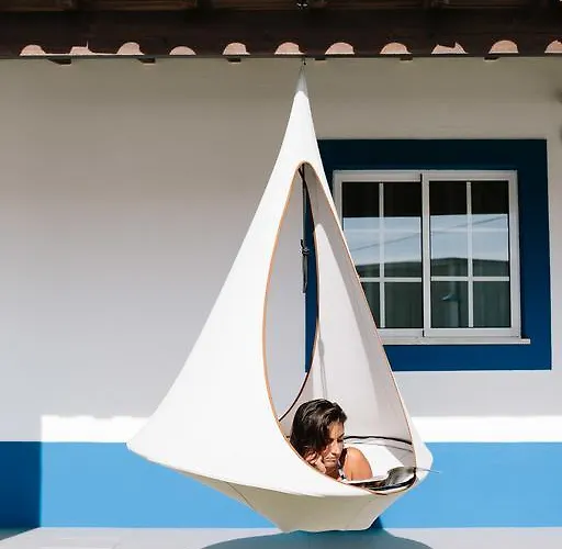 Zulla Nazare's Surf Village بيت ضيافة *