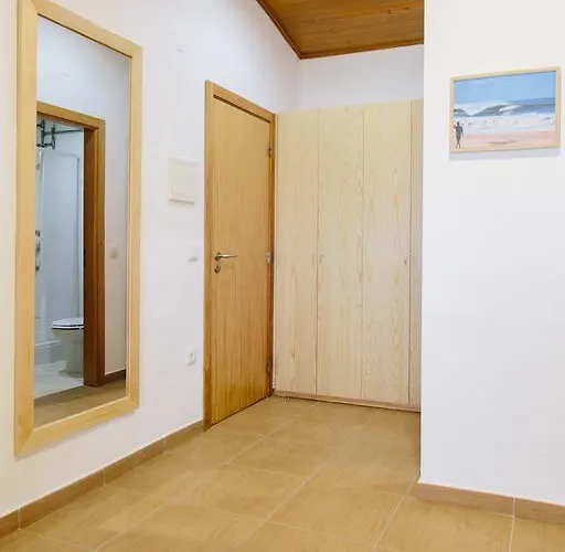 Zulla Nazare's Surf Village * نازاريه